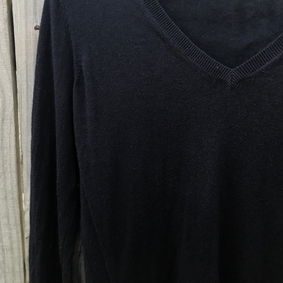 Theory Audrin Navy Blue Oversized V Neck Sweater - Picture 4 of 5